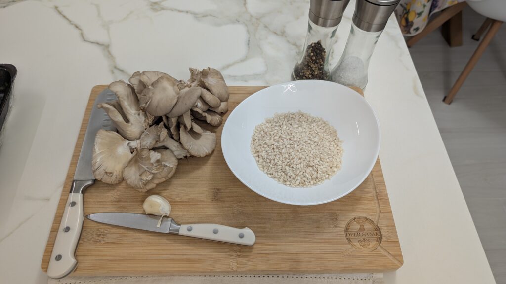 Ingredienti per risotto ai funghi