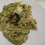 Pasta al forno con besciamella di broccoli piatto